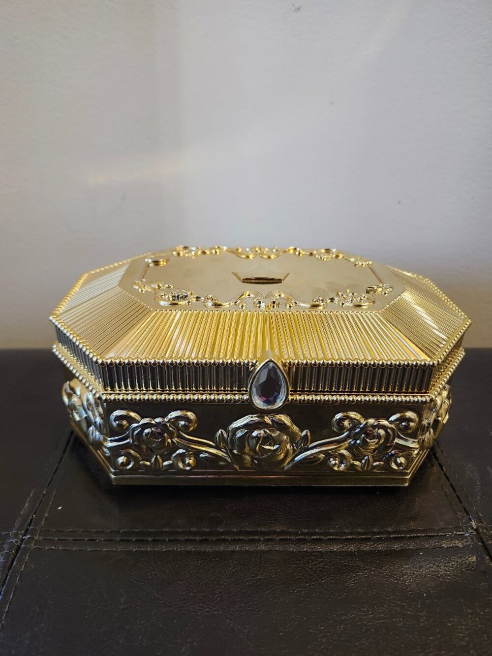BATH AND BODY WORKS JEWELRY BOX